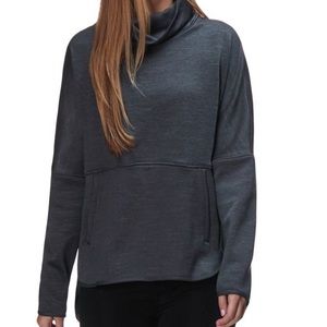 The north face cozy slacker poncho